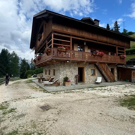 Antico Tabià Dolomitico Alojamento de Acomodação e Pequeno-almoço 3*